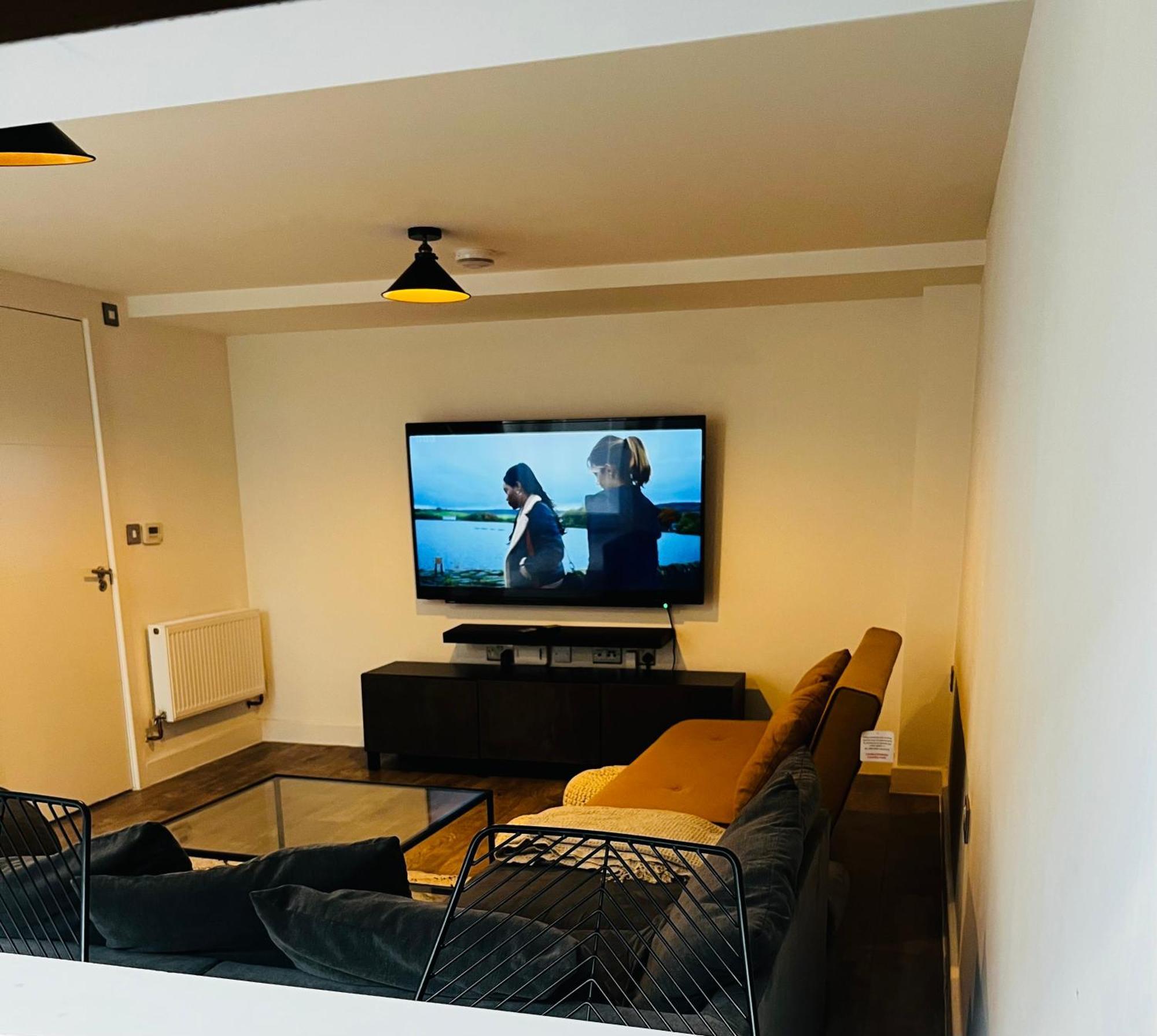Luxurious 1-Bedroom With Parking 伯明翰 外观 照片